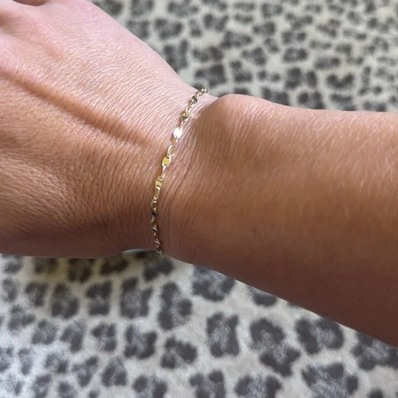 Mejuri Gold Chain Bracelet - Picture 5 of 9